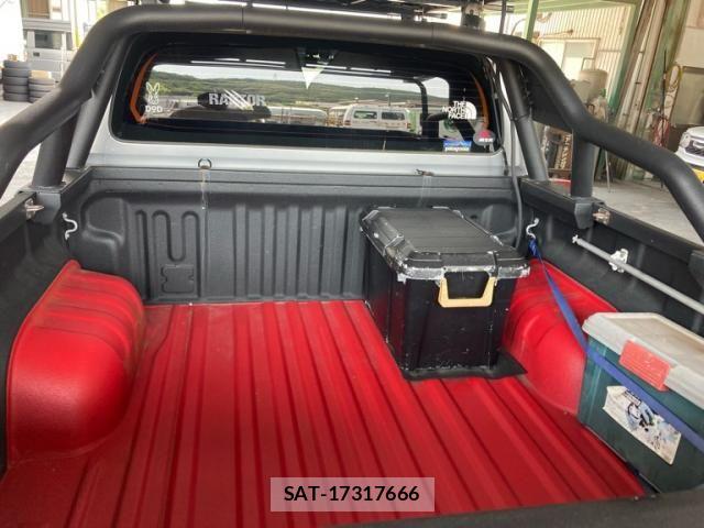 Toyota HILUX TRUCK 2019-11 8336168-4