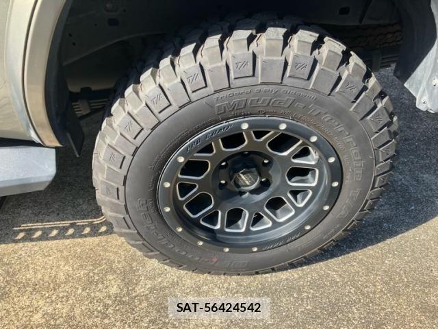 Toyota HILUX TRUCK 2023-03 8354643-12