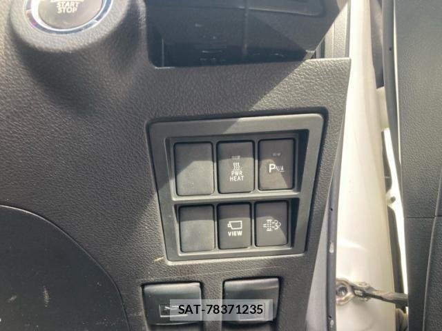 Toyota HILUX TRUCK 2023-03 8366237-6