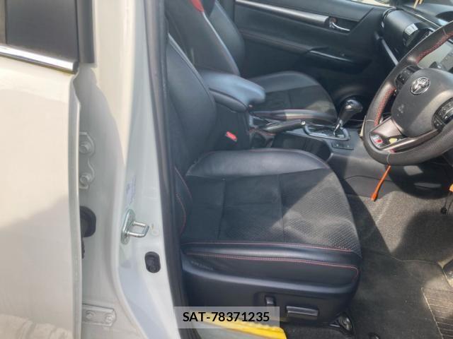 Toyota HILUX TRUCK 2023-03 8366237-7