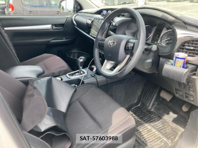 Toyota HILUX TRUCK 2023-06 8366240-11