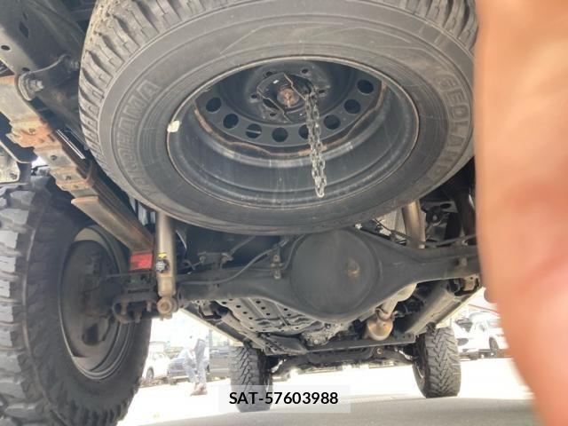 Toyota HILUX TRUCK 2023-06 8366240-7