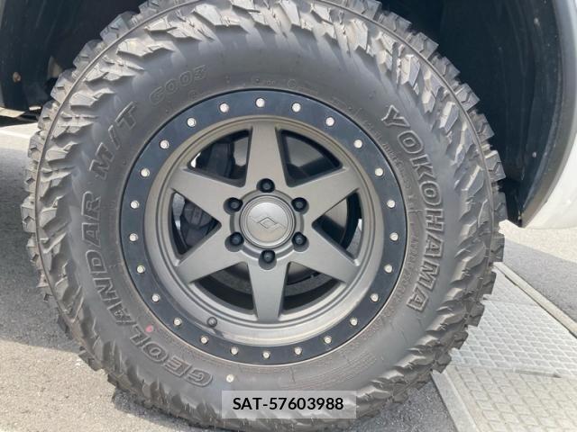 Toyota HILUX TRUCK 2023-06 8366240-8