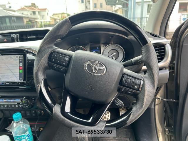 Toyota HILUX TRUCK 2021-11 8371724-9