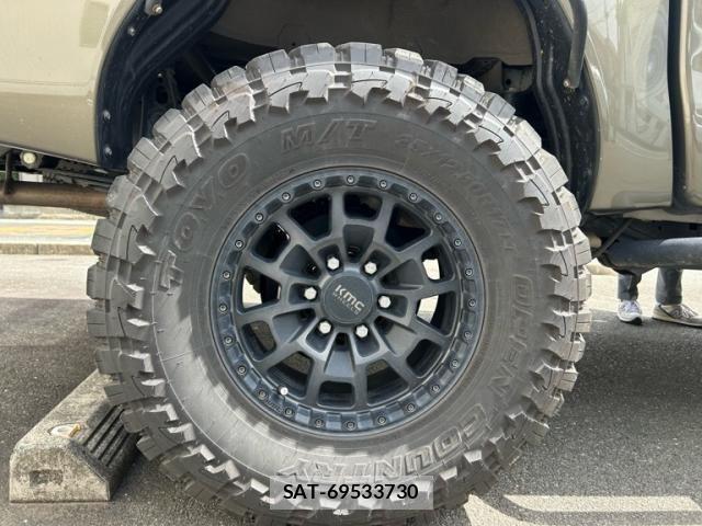 Toyota HILUX TRUCK 2021-11 8371724-5