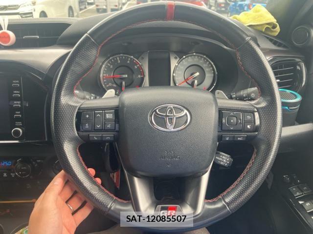 Toyota HILUX TRUCK 2022-04 8412821-19