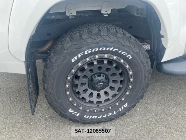 Toyota HILUX TRUCK 2022-04 8412821-6