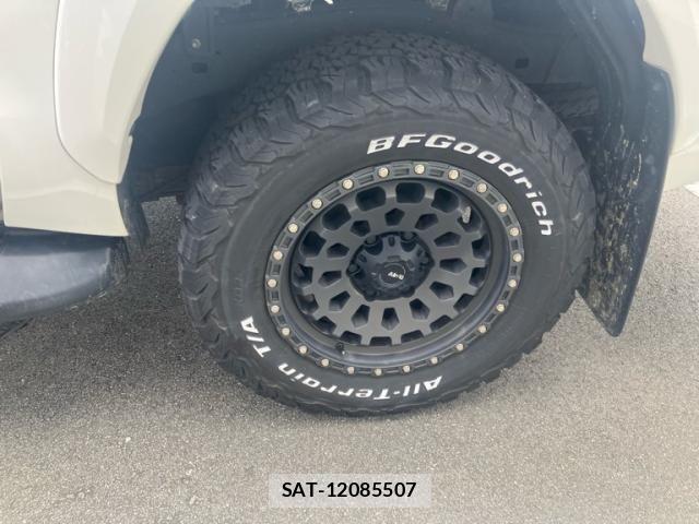 Toyota HILUX TRUCK 2022-04 8412821-7