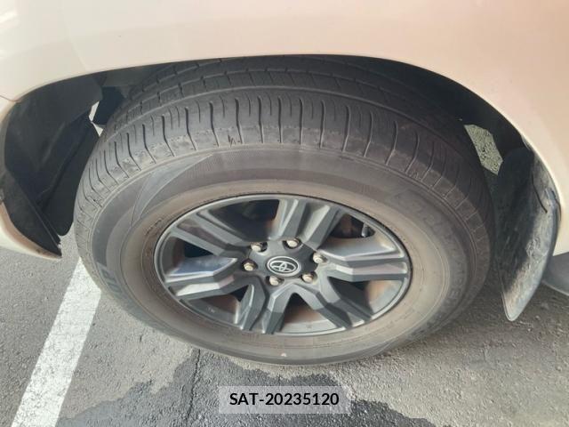 Toyota HILUX TRUCK 2020-09 8412824-11