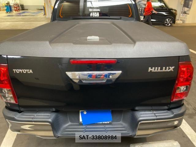 Toyota HILUX TRUCK 2018-10 8412823-1