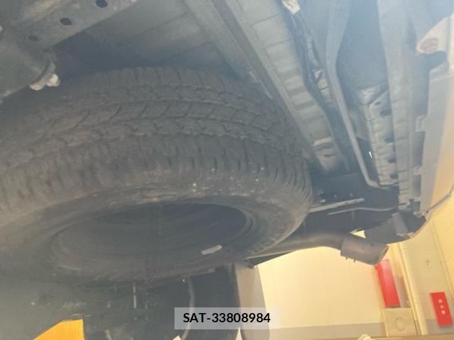 Toyota HILUX TRUCK 2018-10 8412823-28