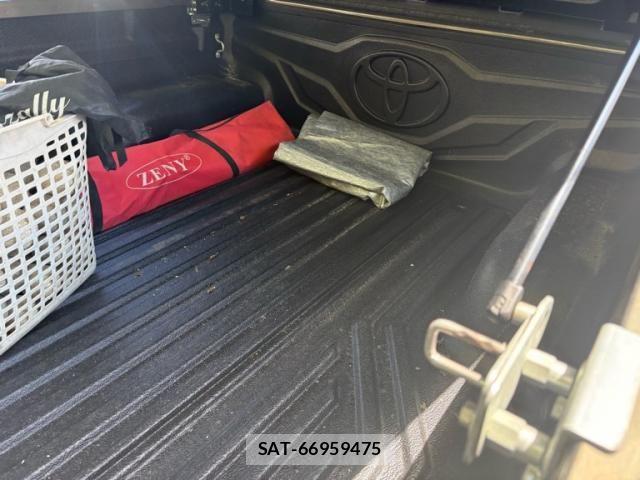 Toyota HILUX TRUCK 2021-12 8438208-12