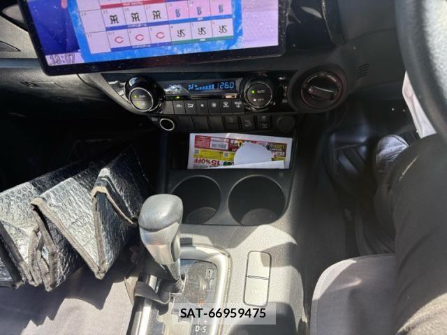 Toyota HILUX TRUCK 2021-12 8438208-16