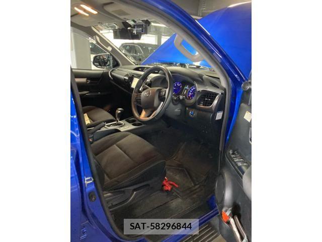 Toyota HILUX TRUCK 2018-03 8562153-9