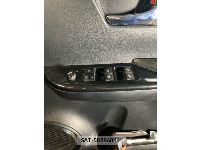 Toyota HILUX TRUCK 2018-03 8562153-11