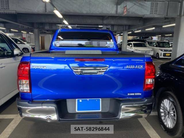 Toyota HILUX TRUCK 2018-03 8562153-6