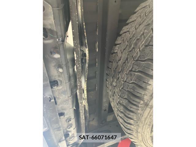 Toyota HILUX TRUCK 2018-01 8562150-7