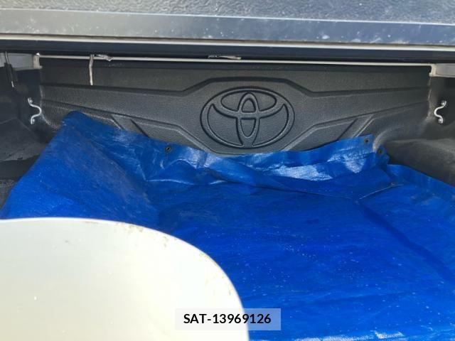 Toyota HILUX TRUCK 2018-01 8562151-9