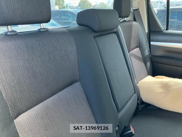Toyota HILUX TRUCK 2018-01 8562151-11