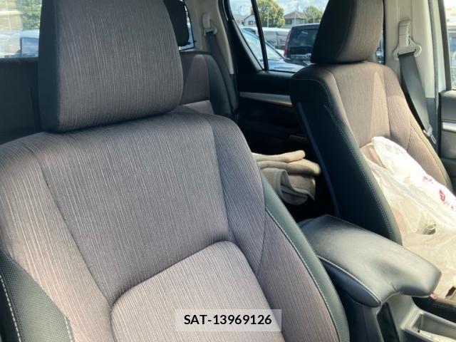Toyota HILUX TRUCK 2018-01 8562151-12
