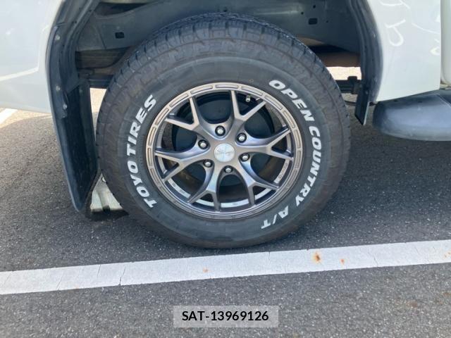 Toyota HILUX TRUCK 2018-01 8562151-3