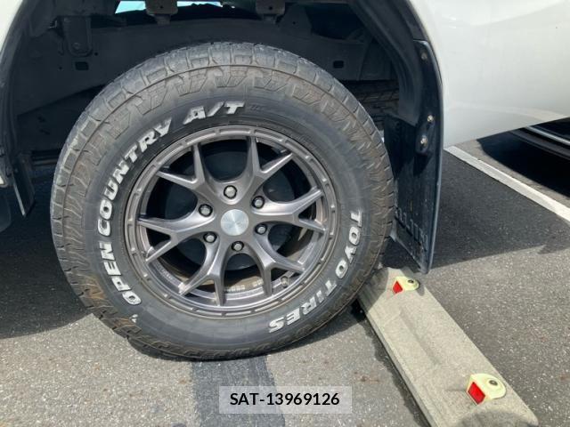 Toyota HILUX TRUCK 2018-01 8562151-6