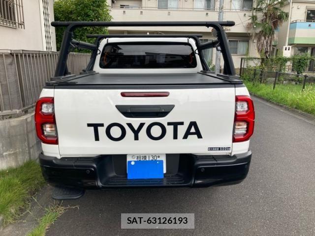 Toyota HILUX TRUCK 2022-02 8627087-5