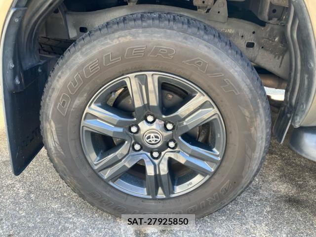 Toyota HILUX TRUCK 2021-10 8627089-4