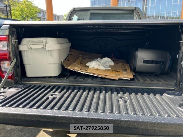 Toyota HILUX TRUCK 2021-10 8627089-6