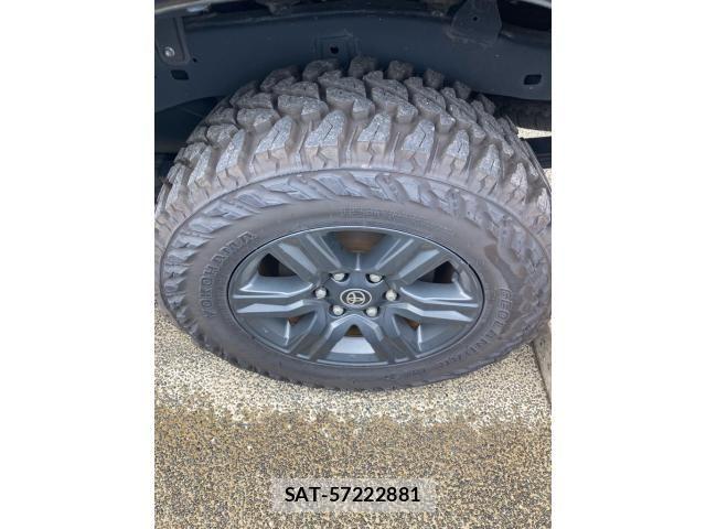 Toyota HILUX TRUCK 2021-06 8659442-6