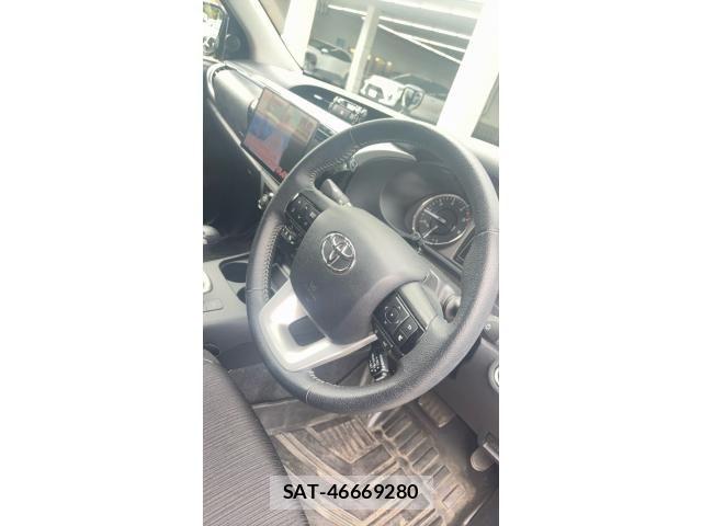 Toyota HILUX TRUCK 2023-04 8659440-12