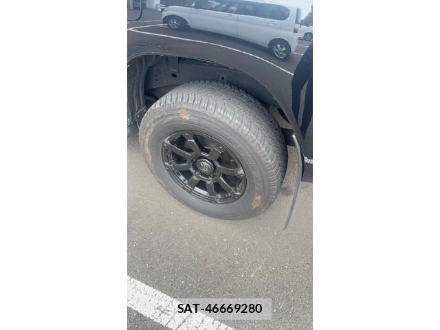 Toyota HILUX TRUCK 2023-04 8659440-2
