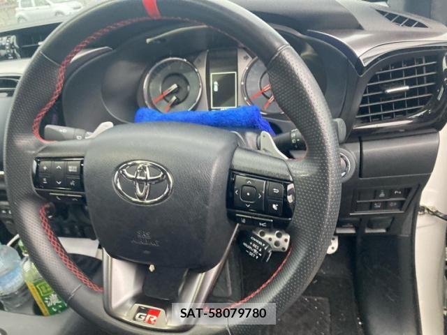 Toyota HILUX TRUCK 2023-04 8742686-13