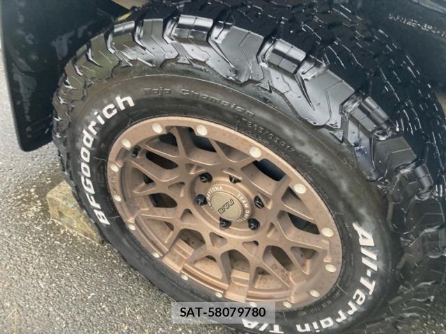 Toyota HILUX TRUCK 2023-04 8742686-8