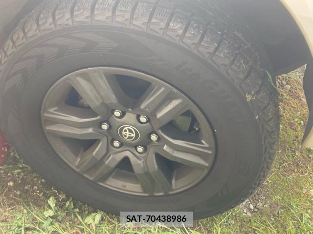 Toyota HILUX TRUCK 2021-03 8742691-4