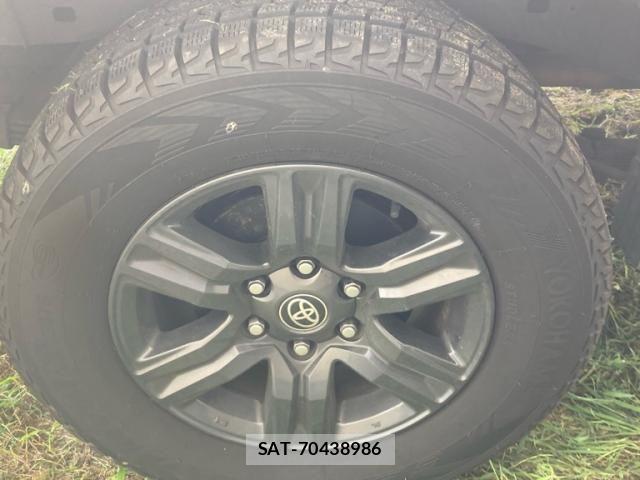 Toyota HILUX TRUCK 2021-03 8742691-6