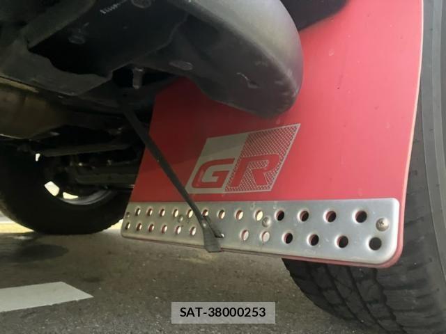 Toyota HILUX TRUCK 2024-04 8742688-9
