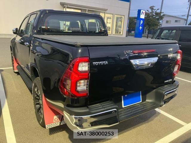 Toyota HILUX TRUCK 2024-04 8742688-2