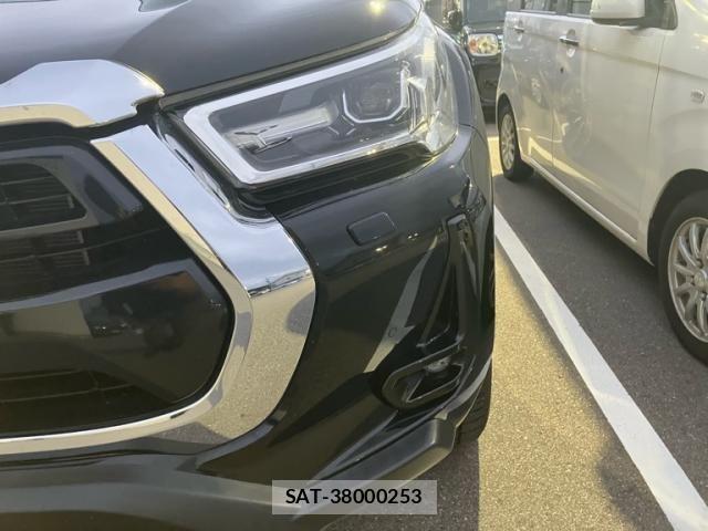 Toyota HILUX TRUCK 2024-04 8742688-4