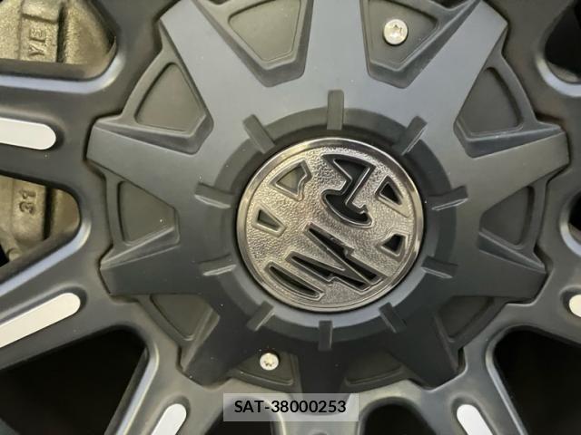 Toyota HILUX TRUCK 2024-04 8742688-7
