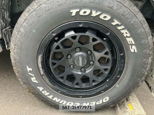 Toyota HILUX TRUCK 2024-03 8742685-9