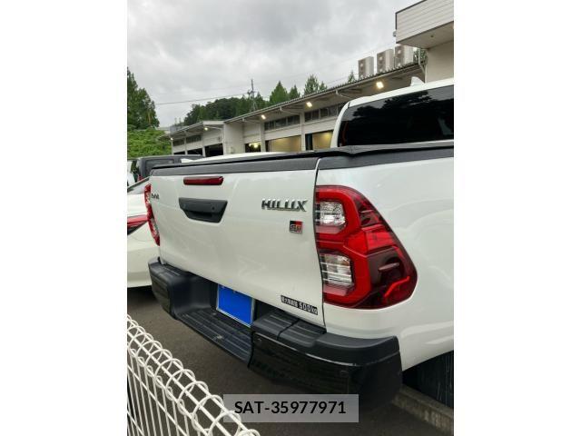 Toyota HILUX TRUCK 2024-03 8742685-3