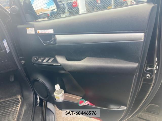 Toyota HILUX TRUCK 2019-03 8742690-11