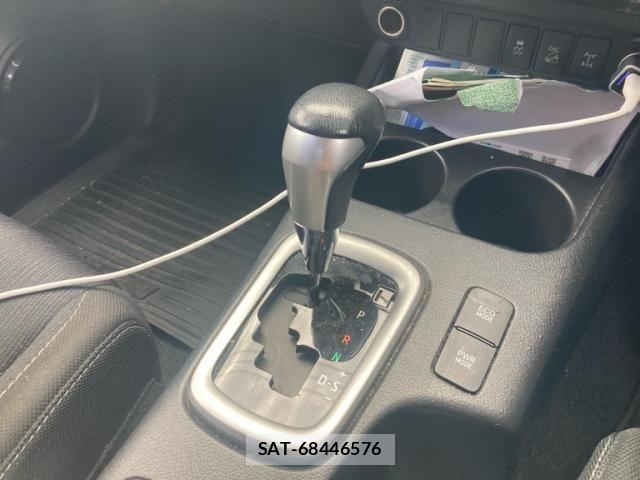 Toyota HILUX TRUCK 2019-03 8742690-21