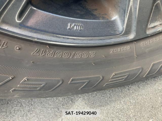 Toyota HILUX TRUCK 2021-01 8829410-4