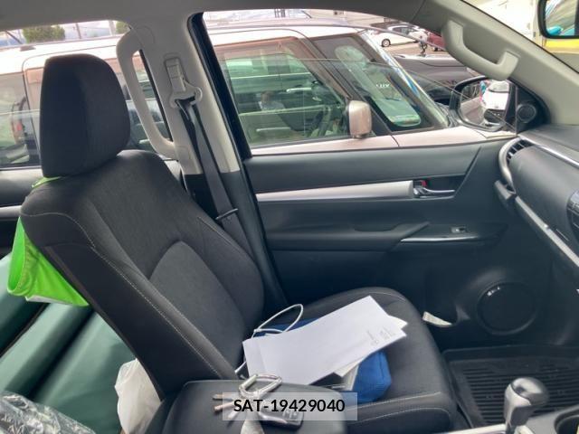 Toyota HILUX TRUCK 2021-01 8829410-6