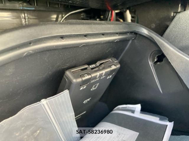 Toyota HILUX TRUCK 2023-09 8829405-22