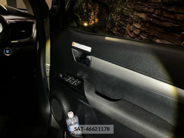 Toyota HILUX TRUCK 2021-02 8829404-12