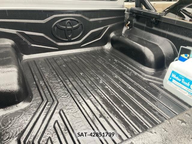 Toyota HILUX TRUCK 2018-08 8829411-15