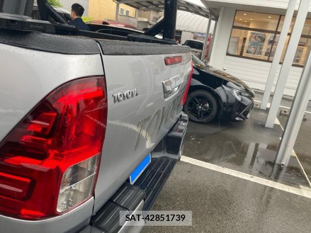 Toyota HILUX TRUCK 2018-08 8829411-16